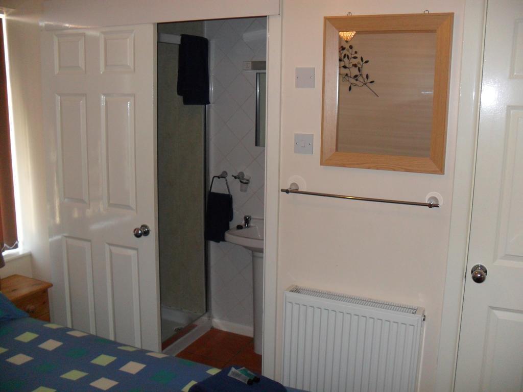 Charlotte Guest House Weymouth Zimmer foto